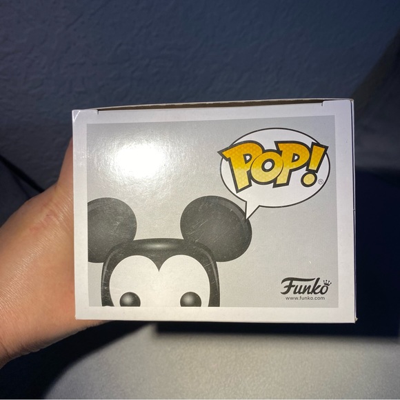 Funko Pop Disney Mickey Mouse 01 & Minnie Mouse 23 - Picture 9 of 9